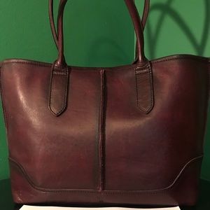 Frye Lucy Tote in Wine